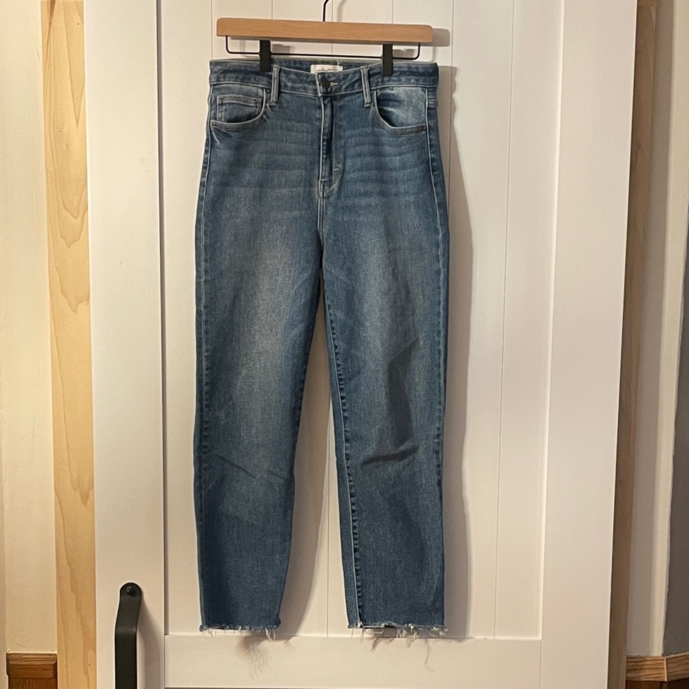 Carly Jean Los Angeles Chrissy Classic Straight Jean for Women size 7